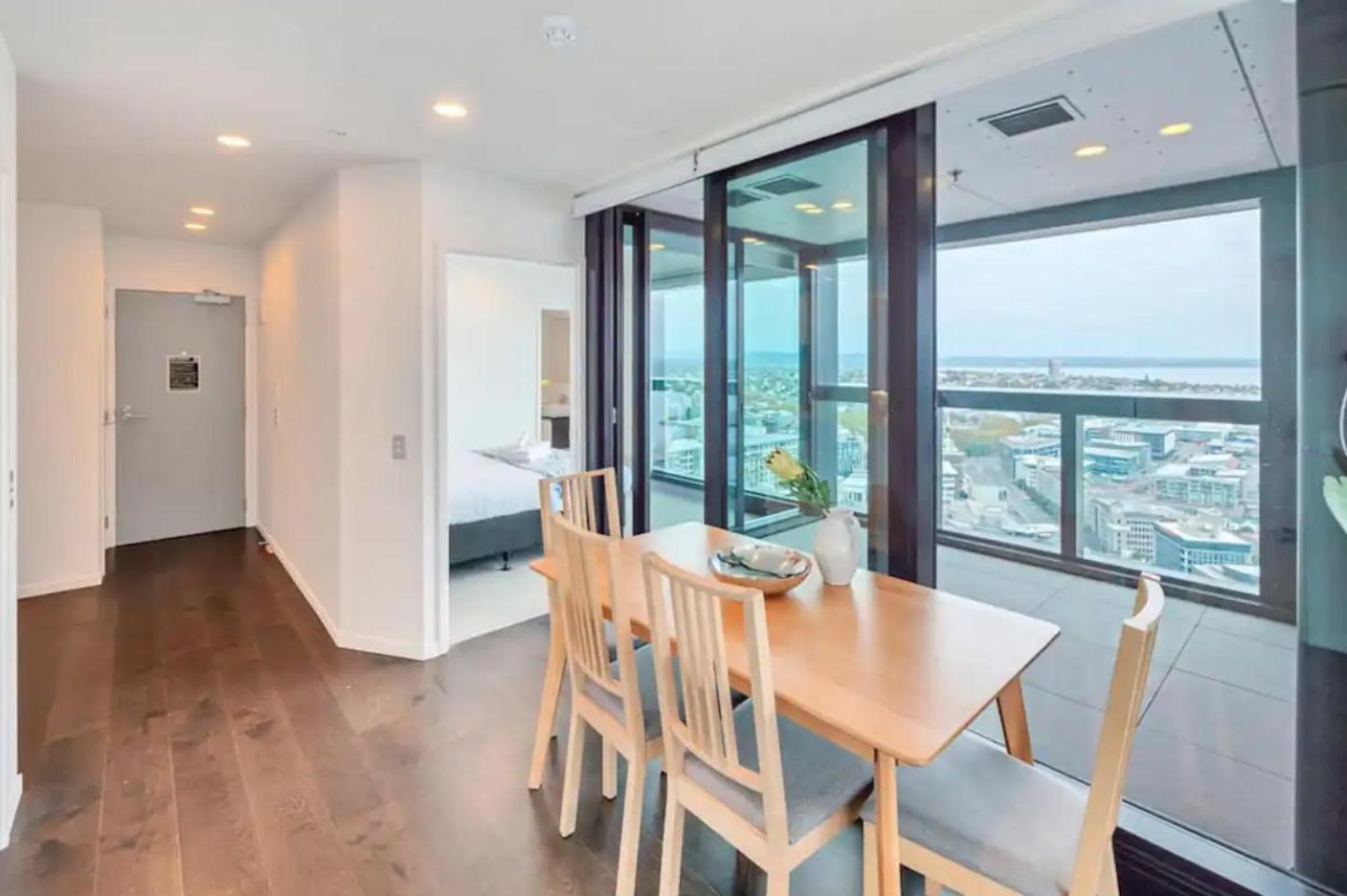 Top Floor Harbour View And Skytower View Apartment In Cbd Auckland Zewnętrze zdjęcie