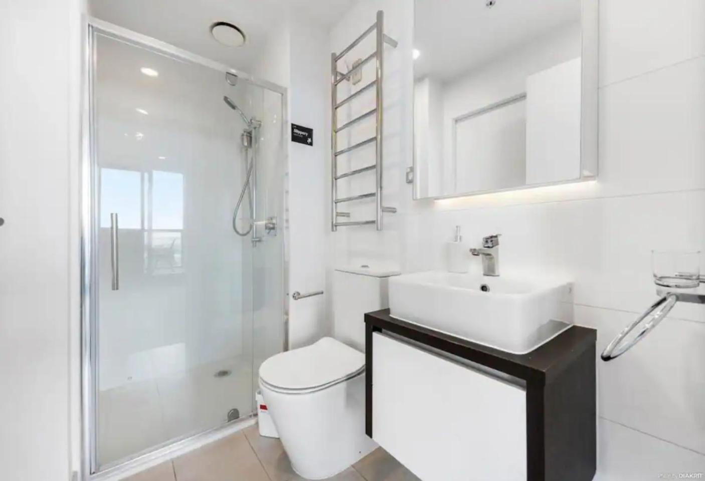 Top Floor Harbour View And Skytower View Apartment In Cbd Auckland Zewnętrze zdjęcie
